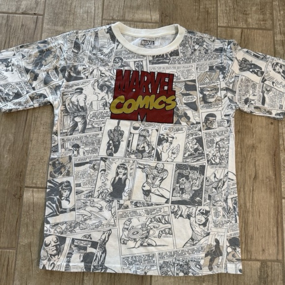 Marvel Comics Youth Size XL (16) Short Sleeve Soft Blend Graphic T Shirt Tagless